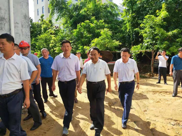 av无码毛片久久喷潮水