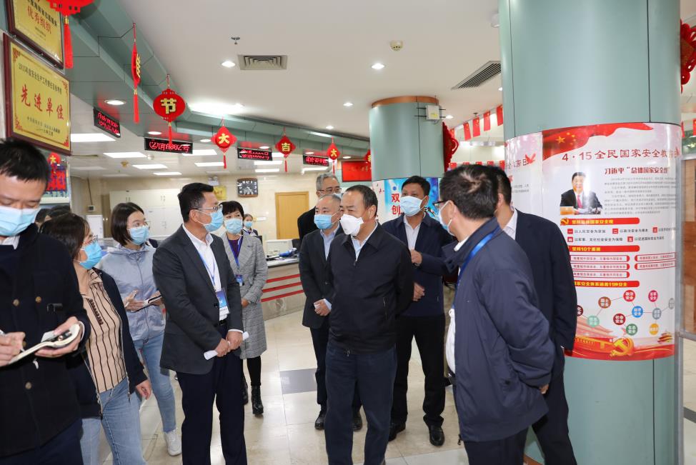 av无码毛片久久喷潮水