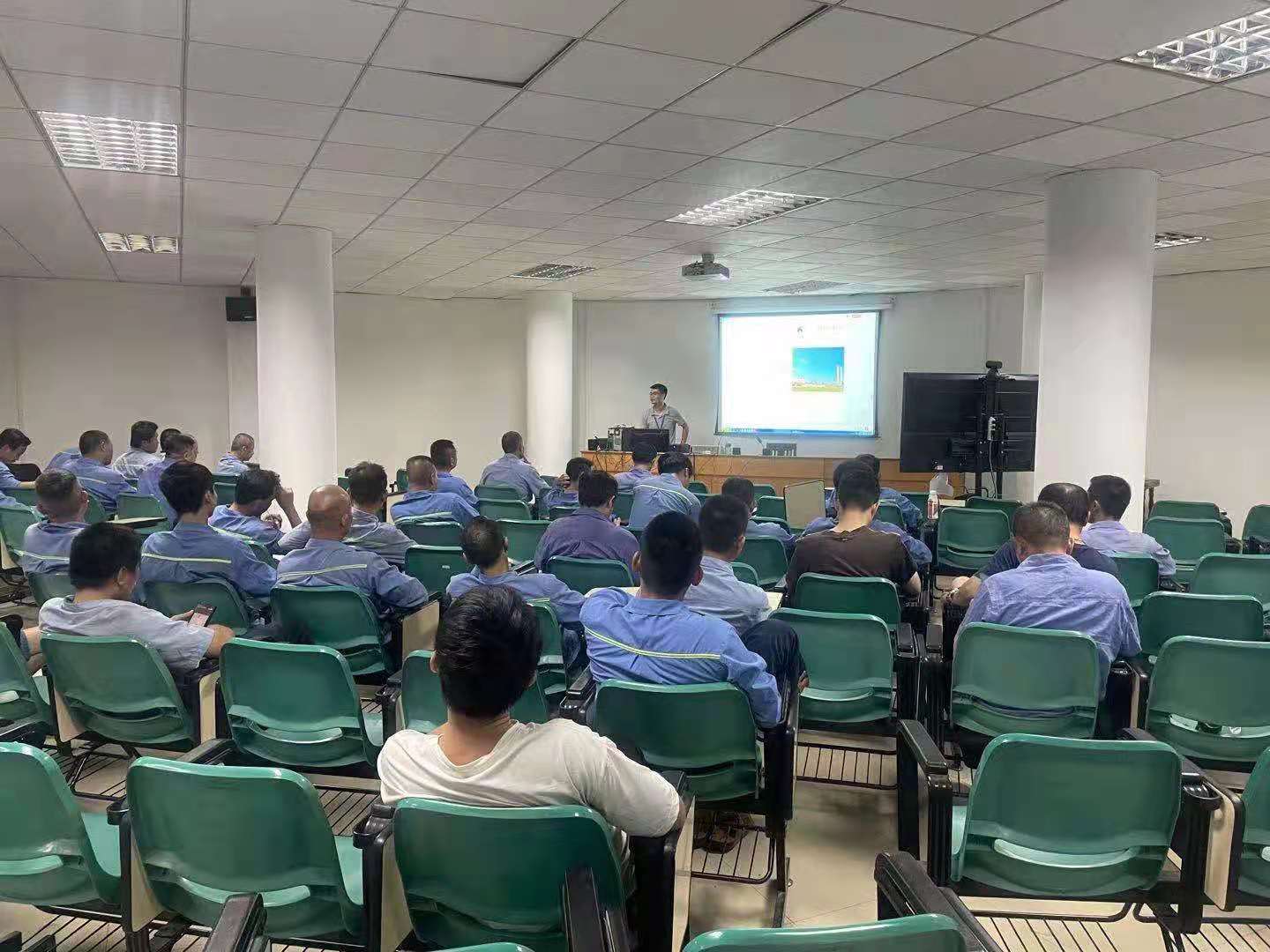 av无码毛片久久喷潮水