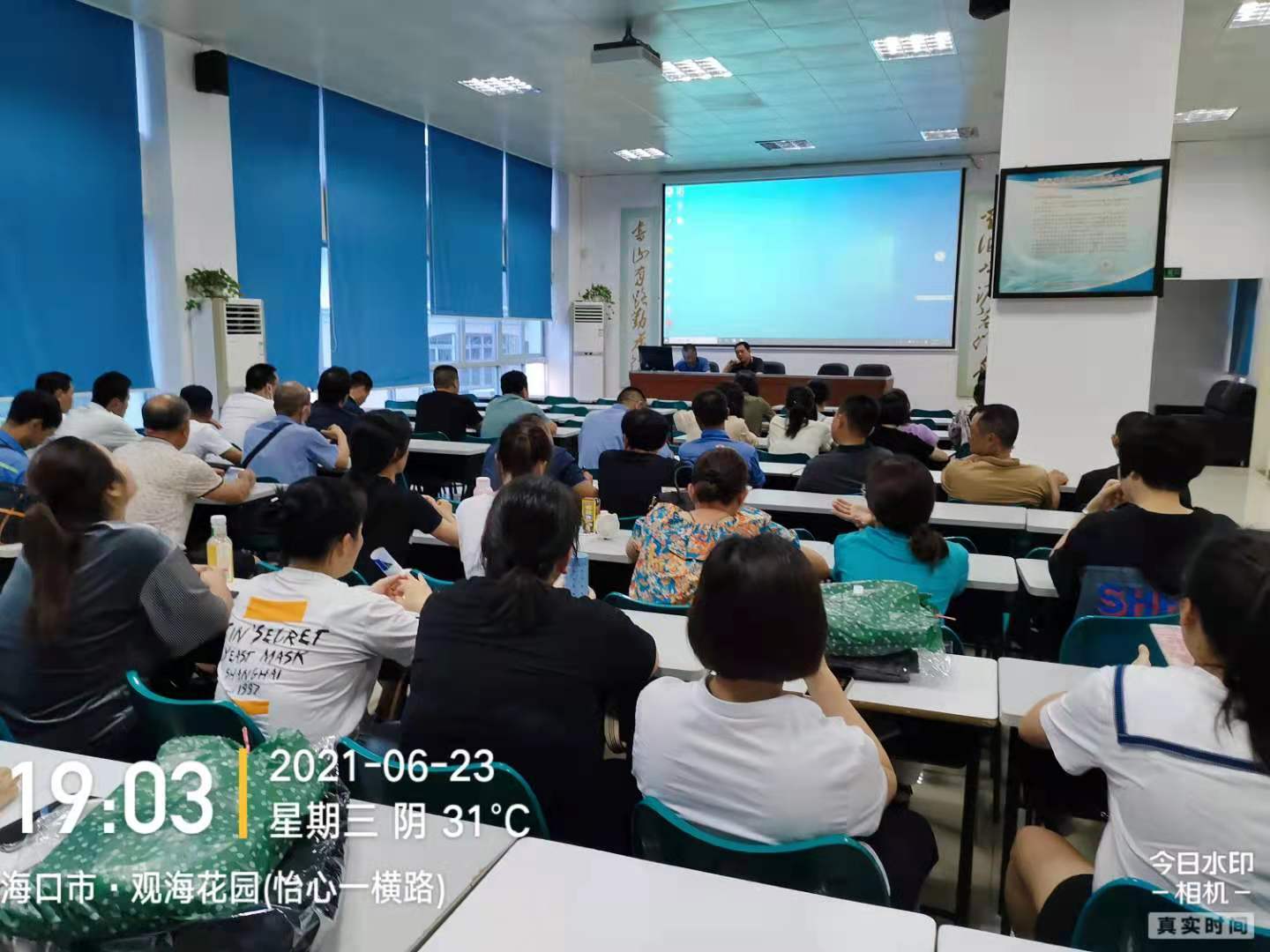 av无码毛片久久喷潮水