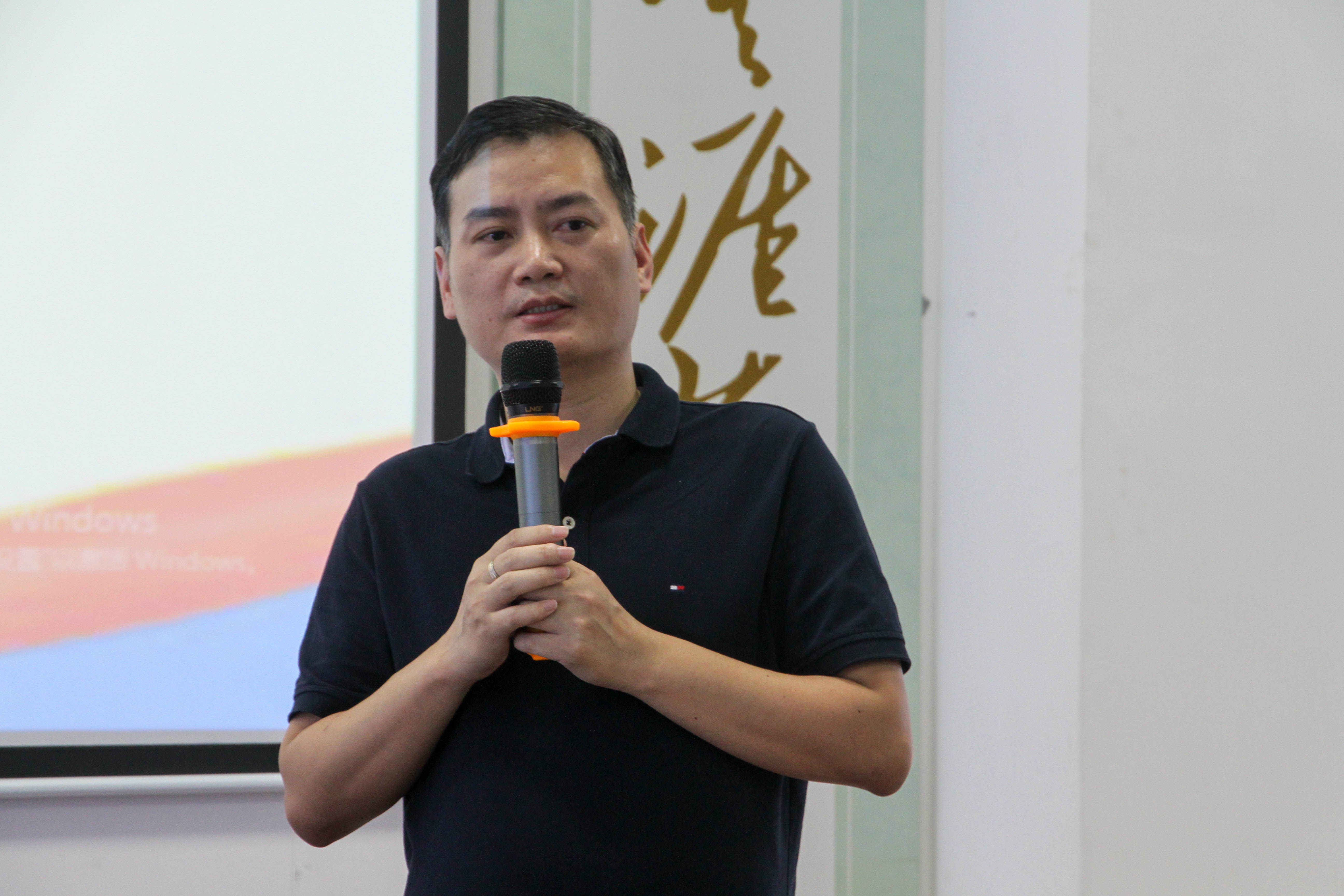 av无码毛片久久喷潮水