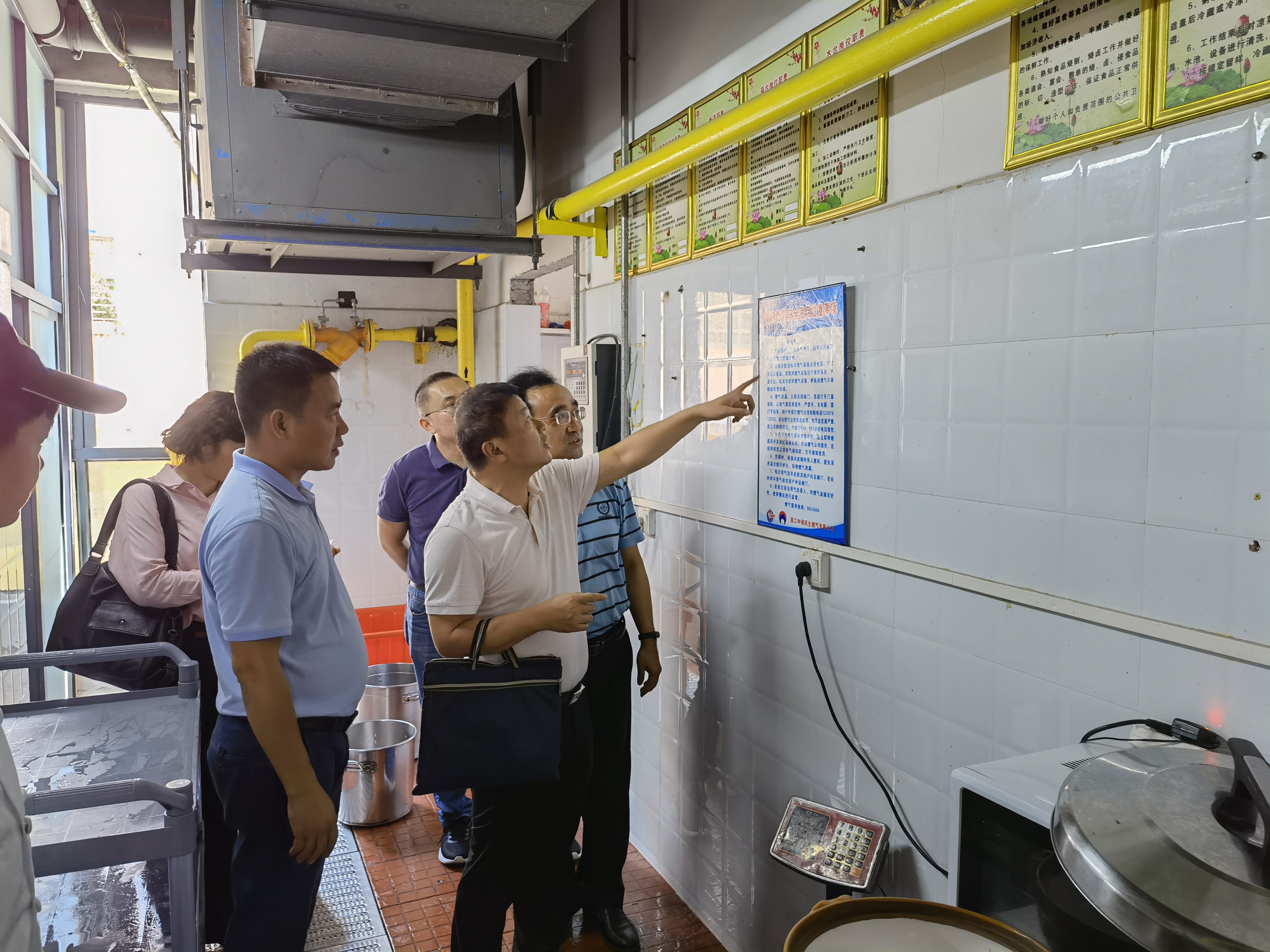 av无码毛片久久喷潮水