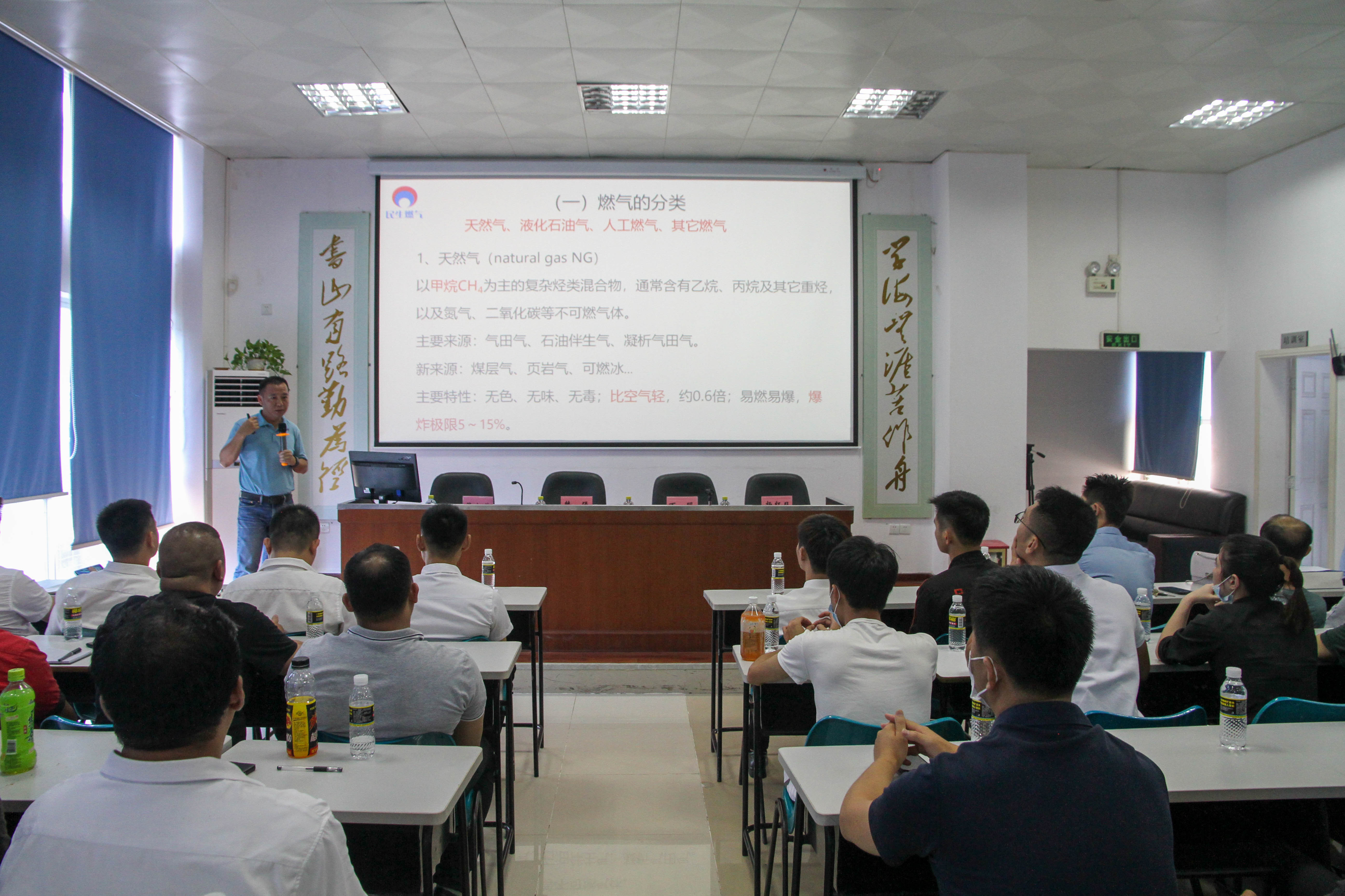 av无码毛片久久喷潮水