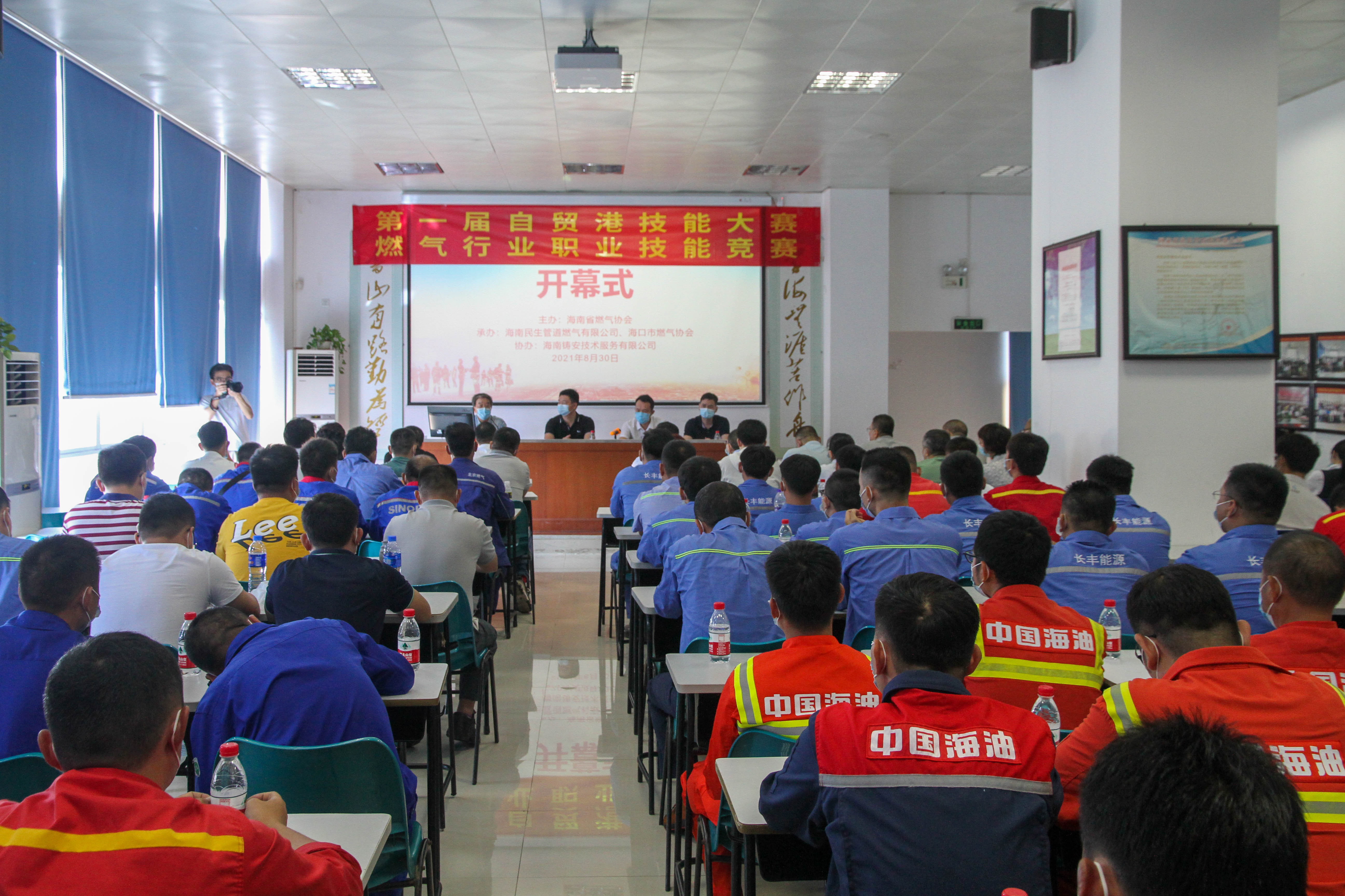 av无码毛片久久喷潮水