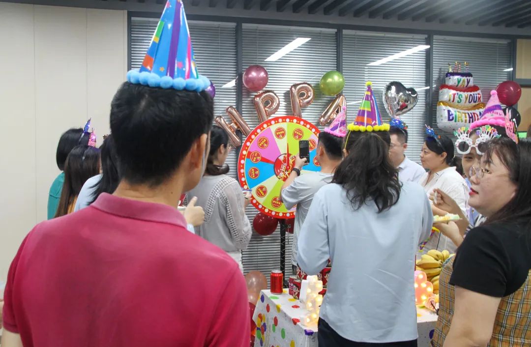 av无码毛片久久喷潮水