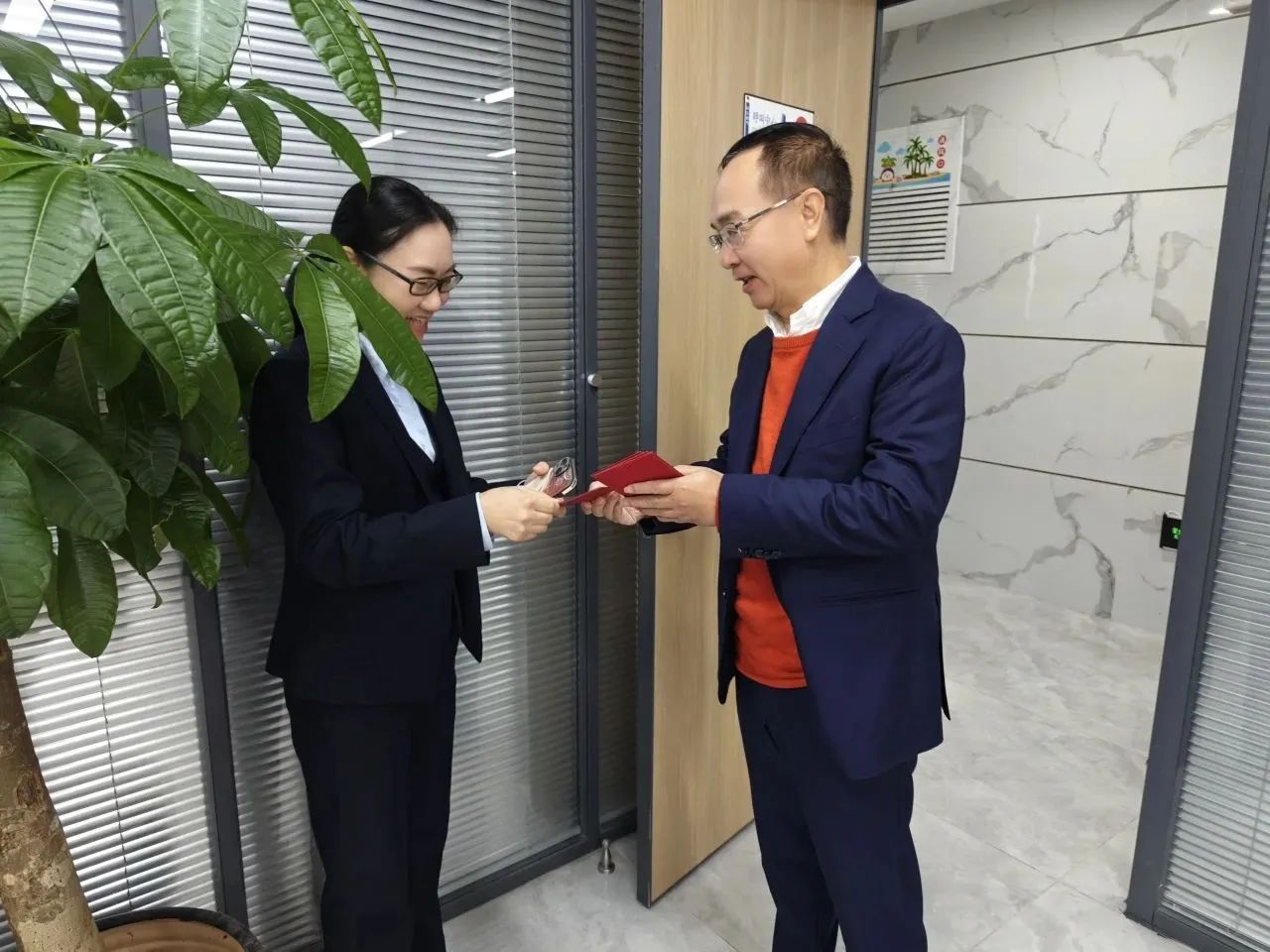 av无码毛片久久喷潮水