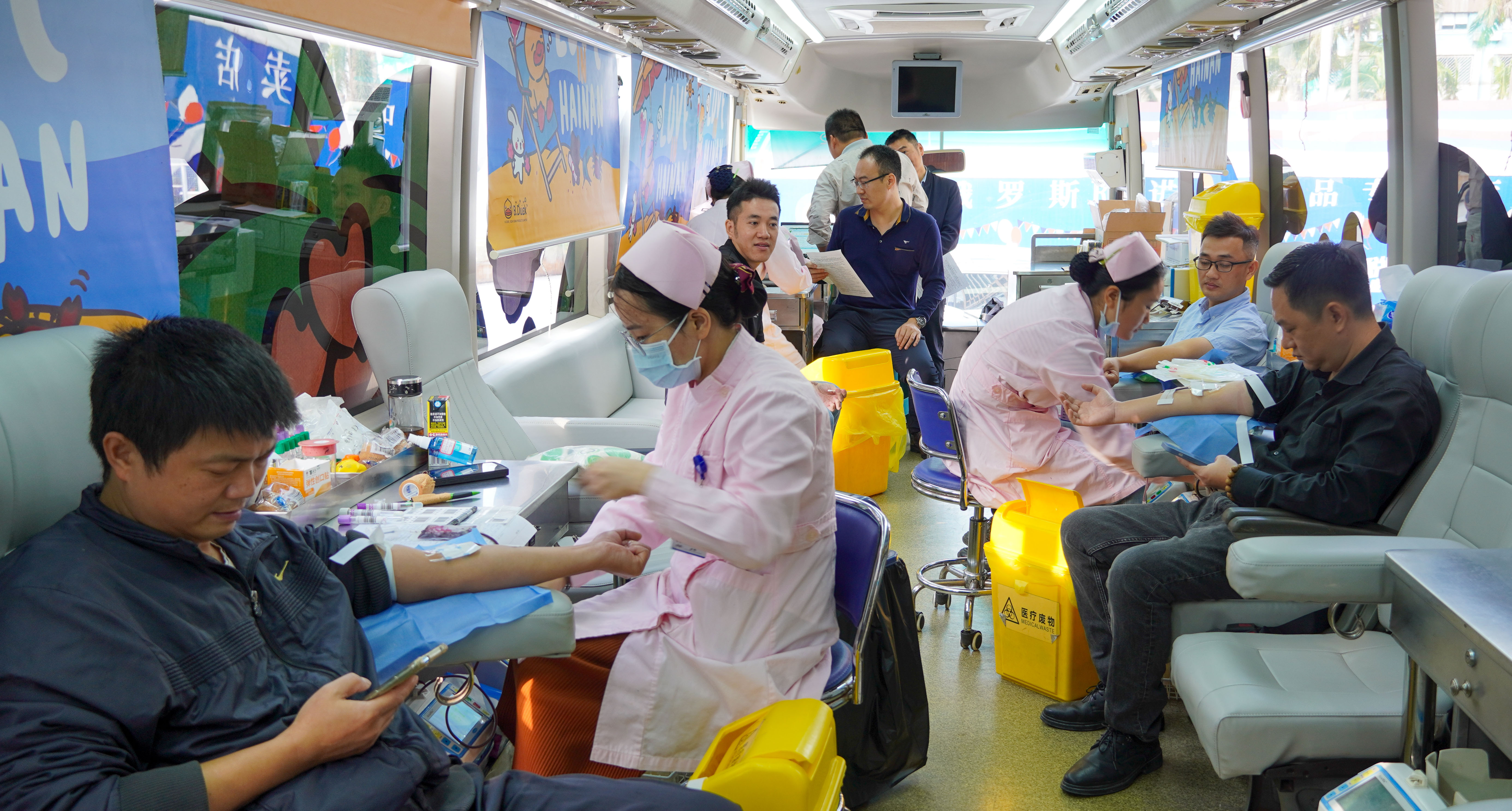 av无码毛片久久喷潮水