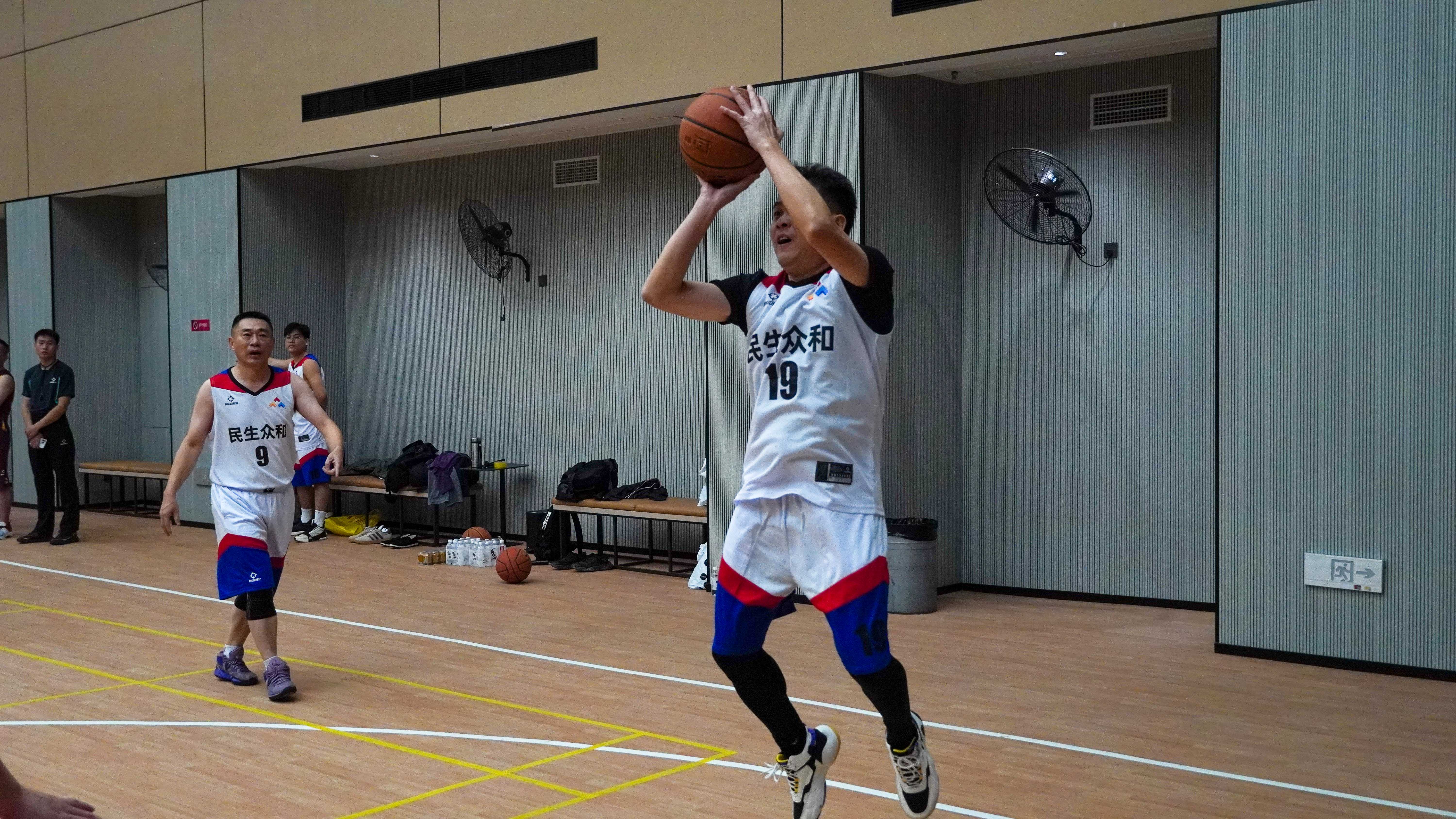 av无码毛片久久喷潮水