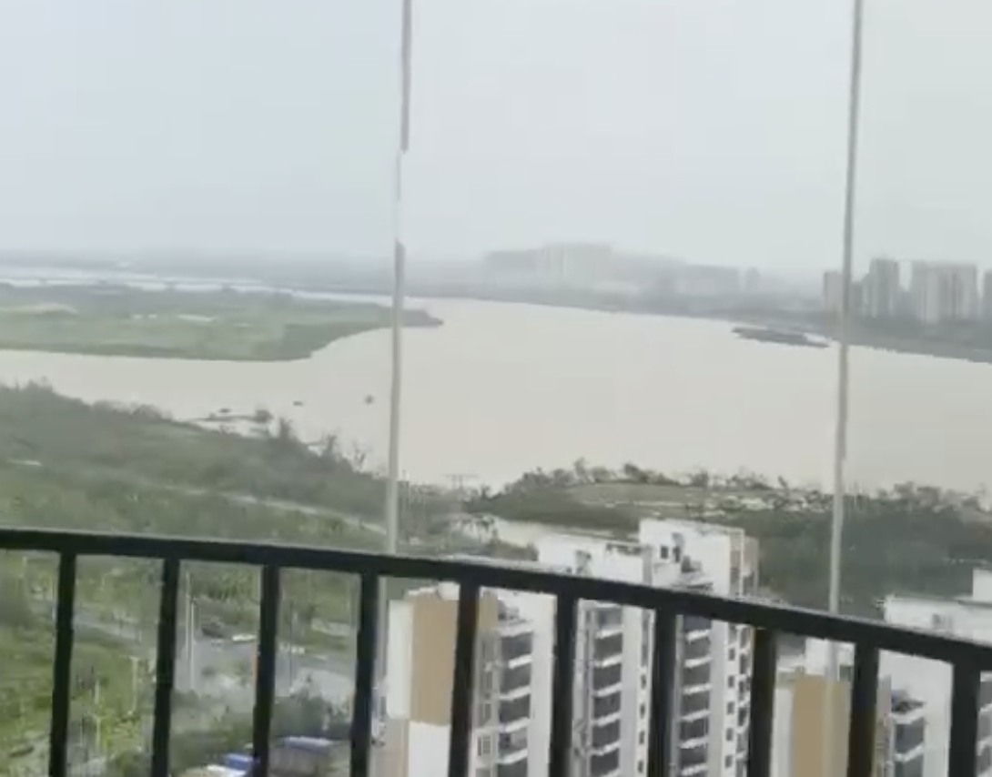 av无码毛片久久喷潮水