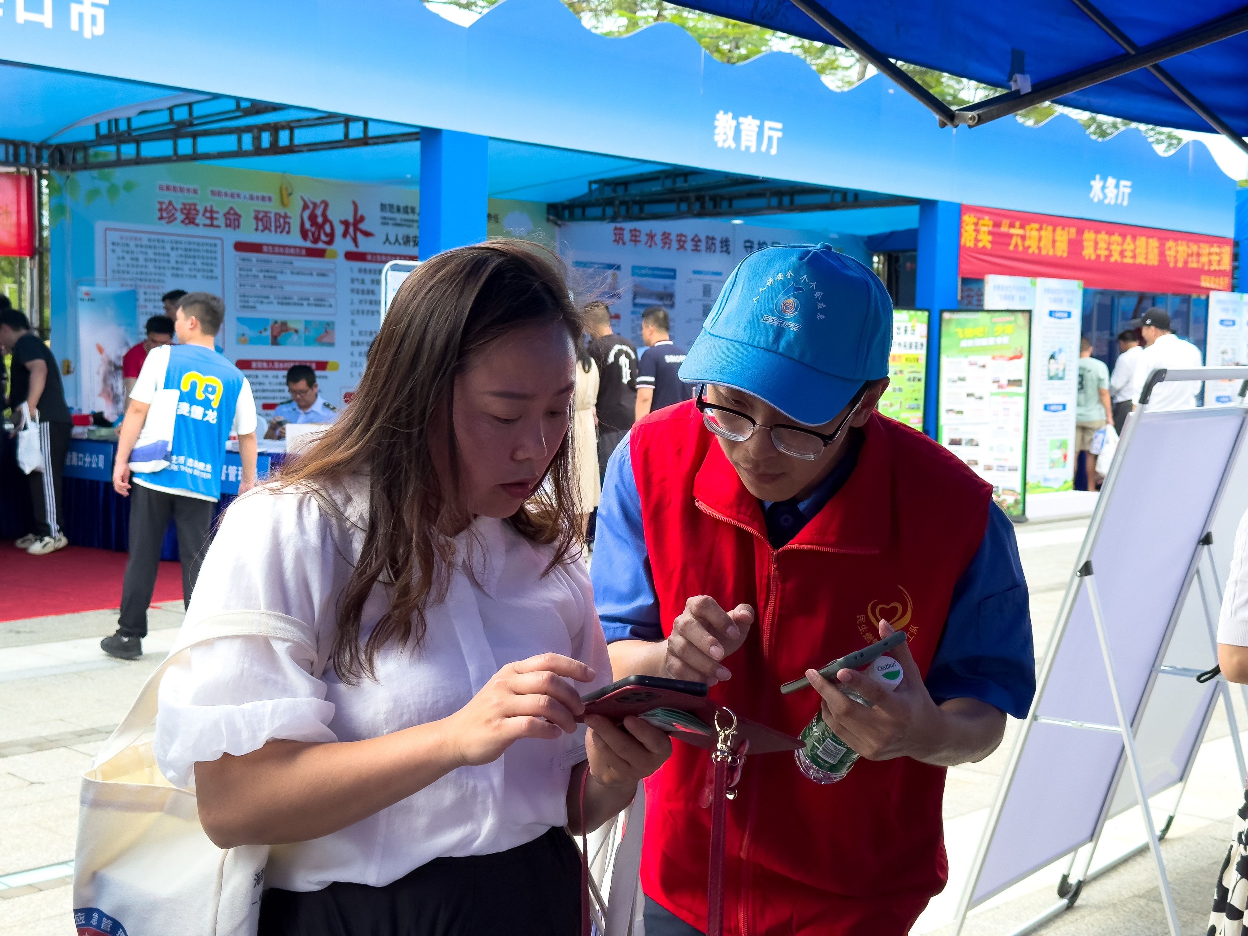 av无码毛片久久喷潮水