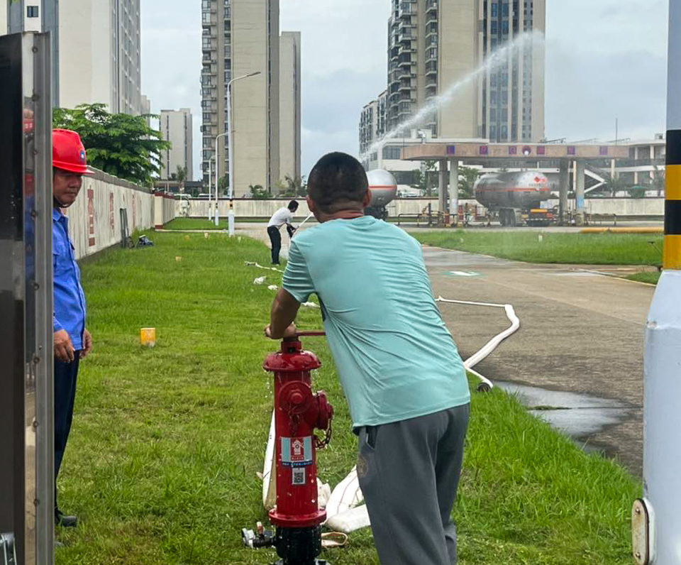 av无码毛片久久喷潮水