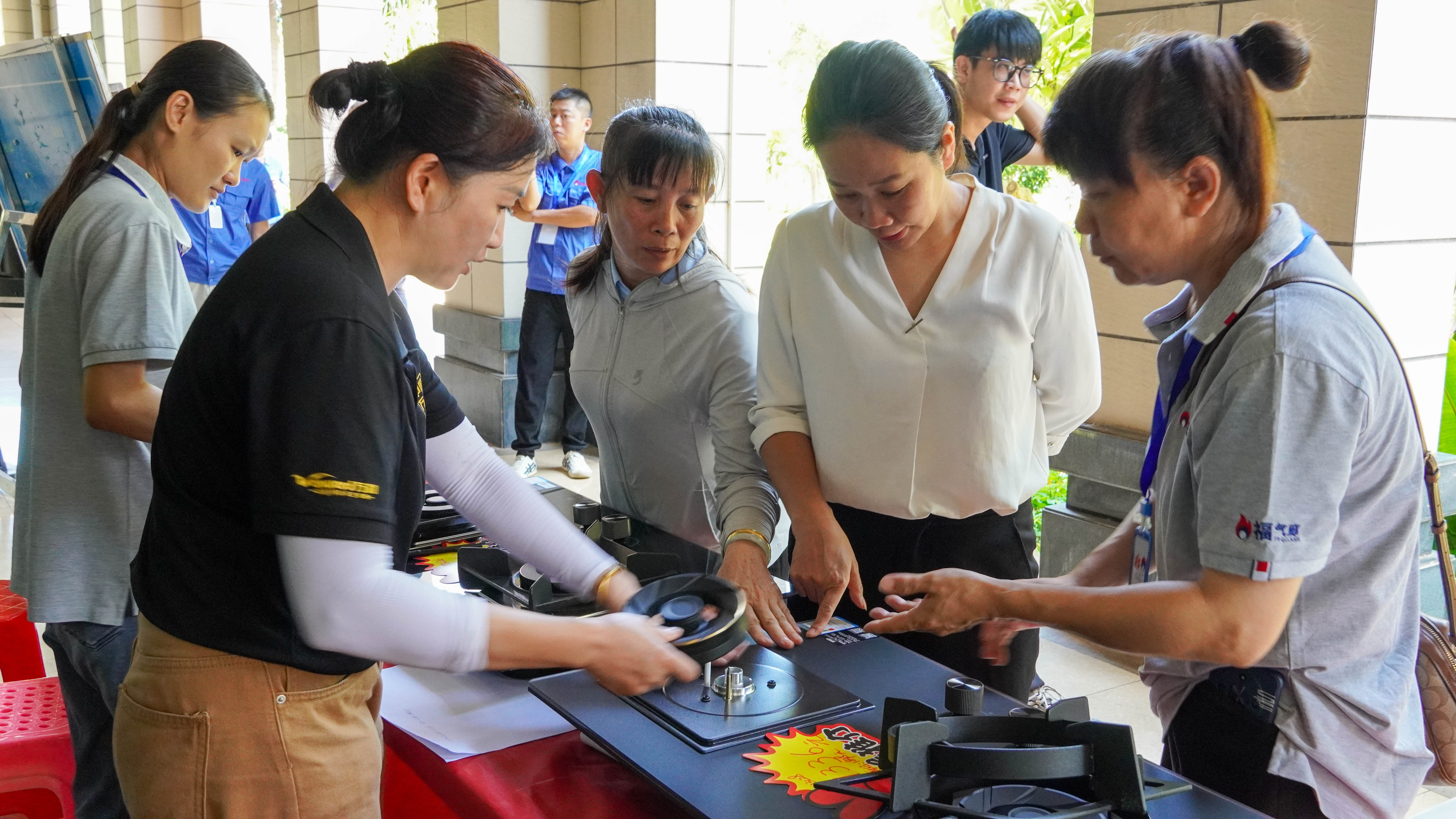 av无码毛片久久喷潮水