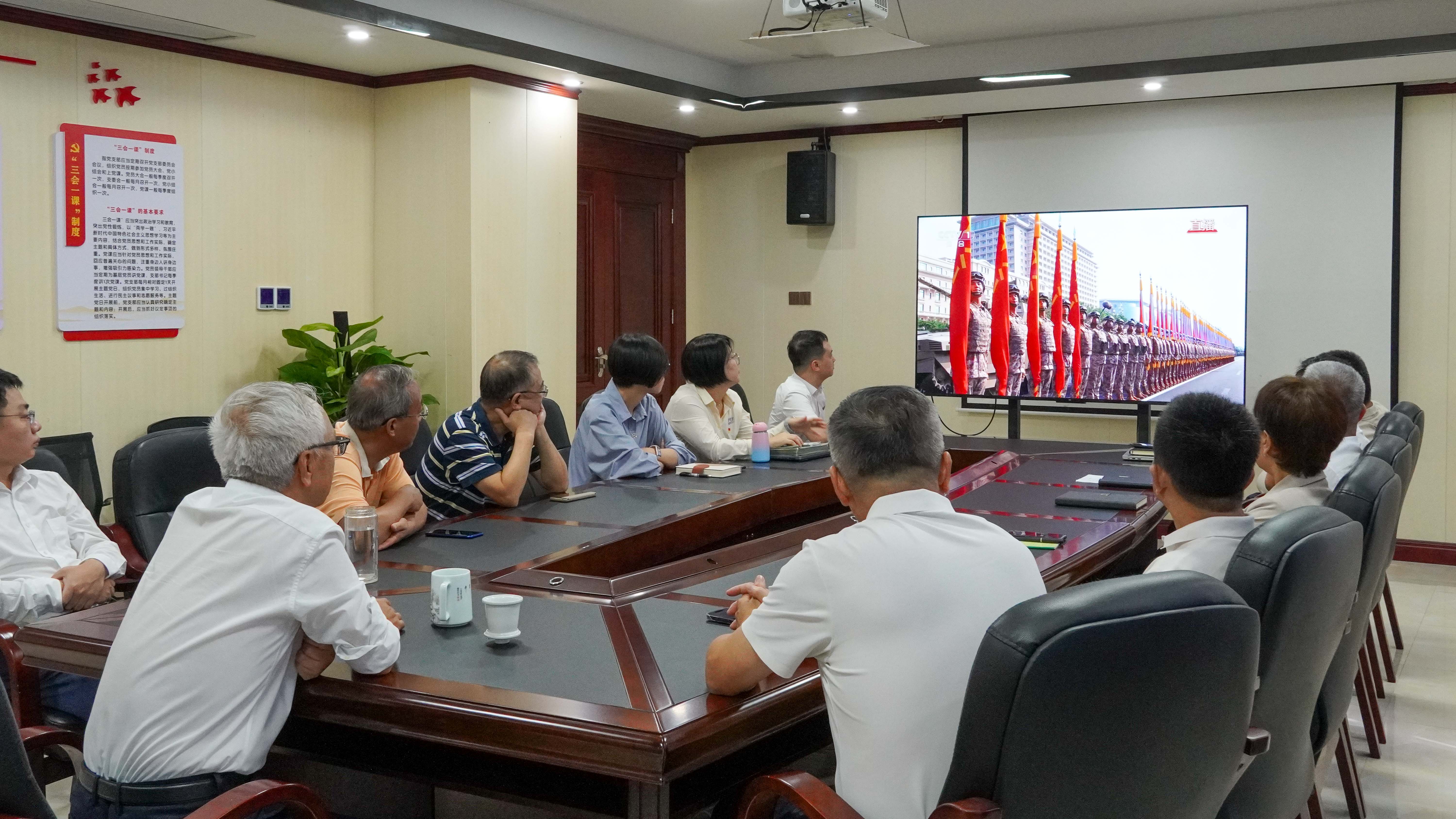 av无码毛片久久喷潮水