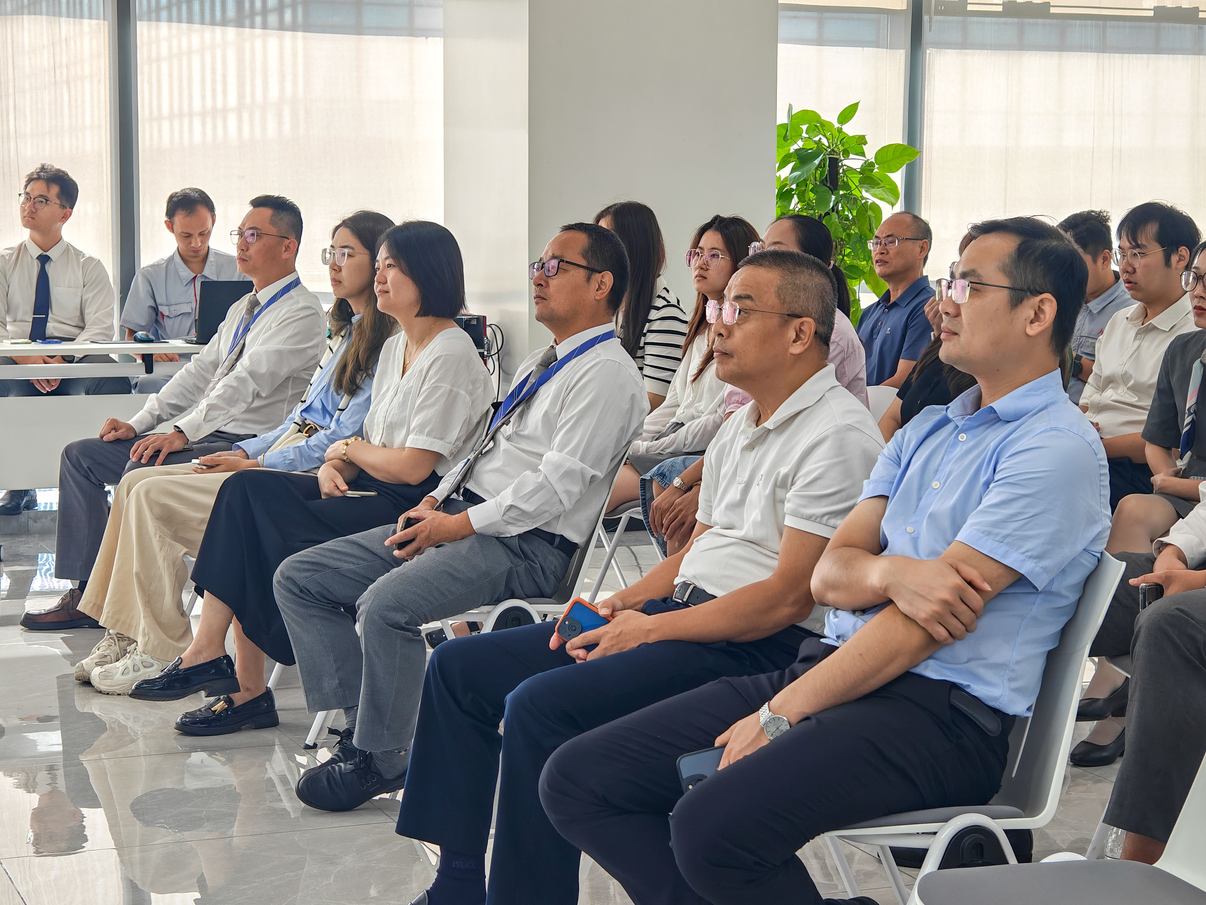 av无码毛片久久喷潮水