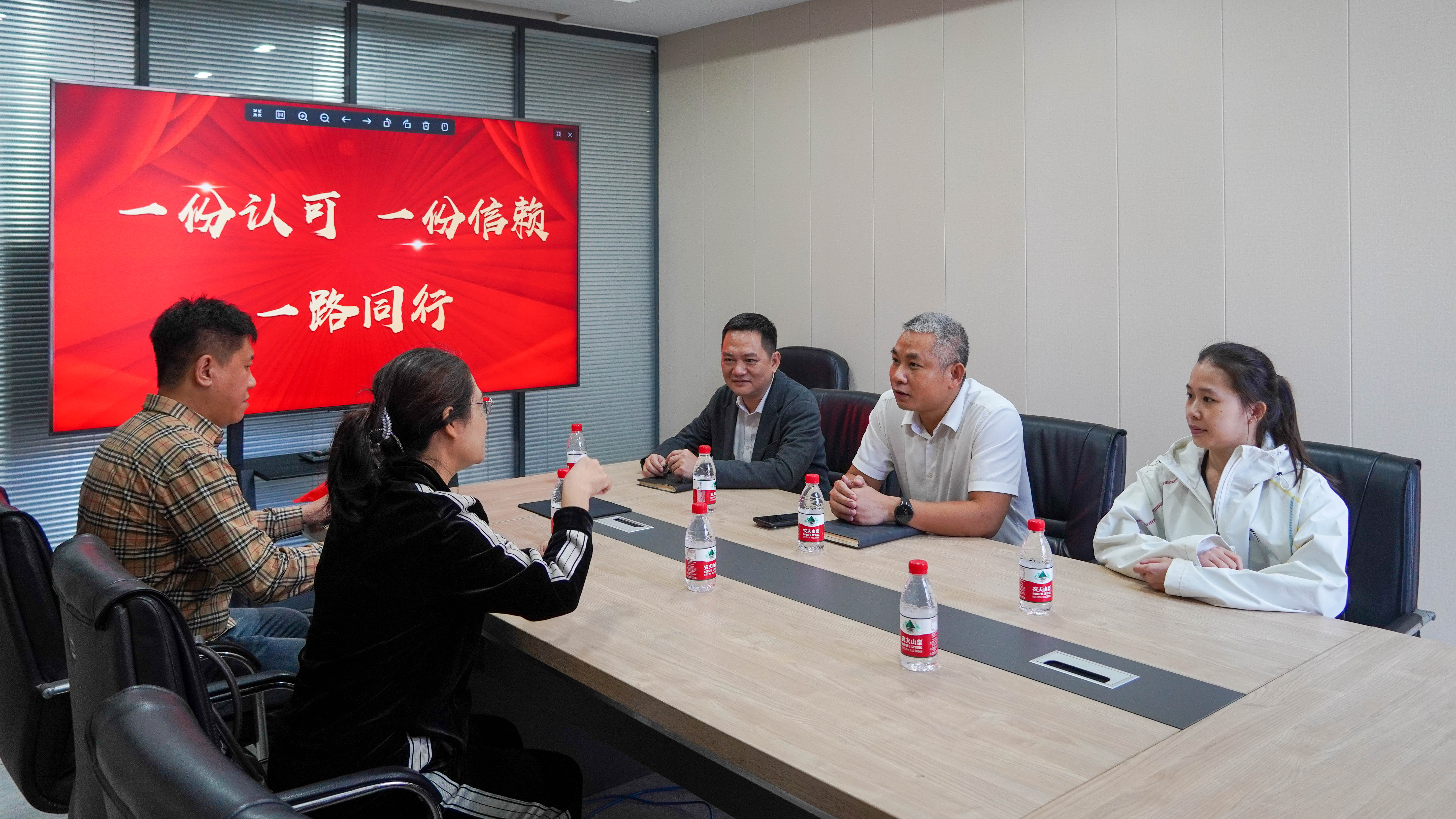 av无码毛片久久喷潮水