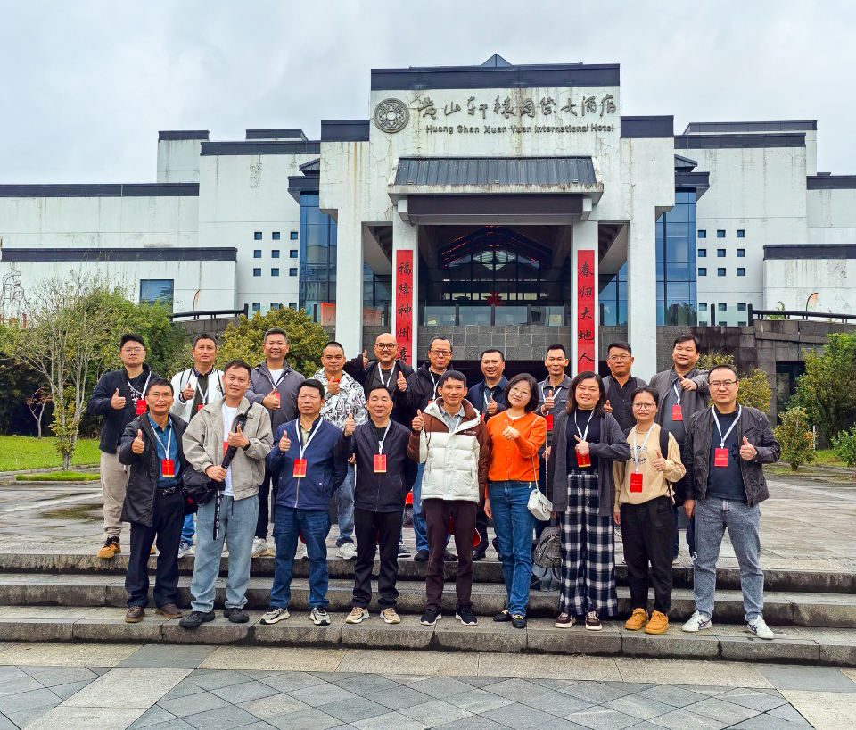 av无码毛片久久喷潮水